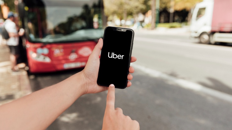 TRT-4 reconhece vínculo de emprego e manda Uber registrar motorista