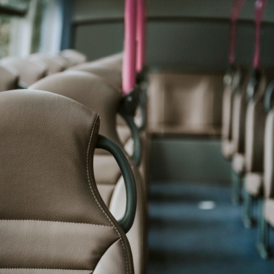 Município indenizará por negar transporte adaptado a criança com Down