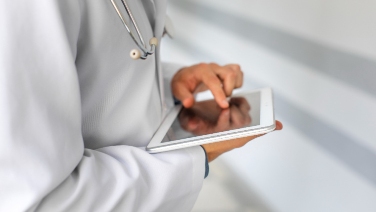 Clínica indenizará paciente após exposição de exame médico na internet