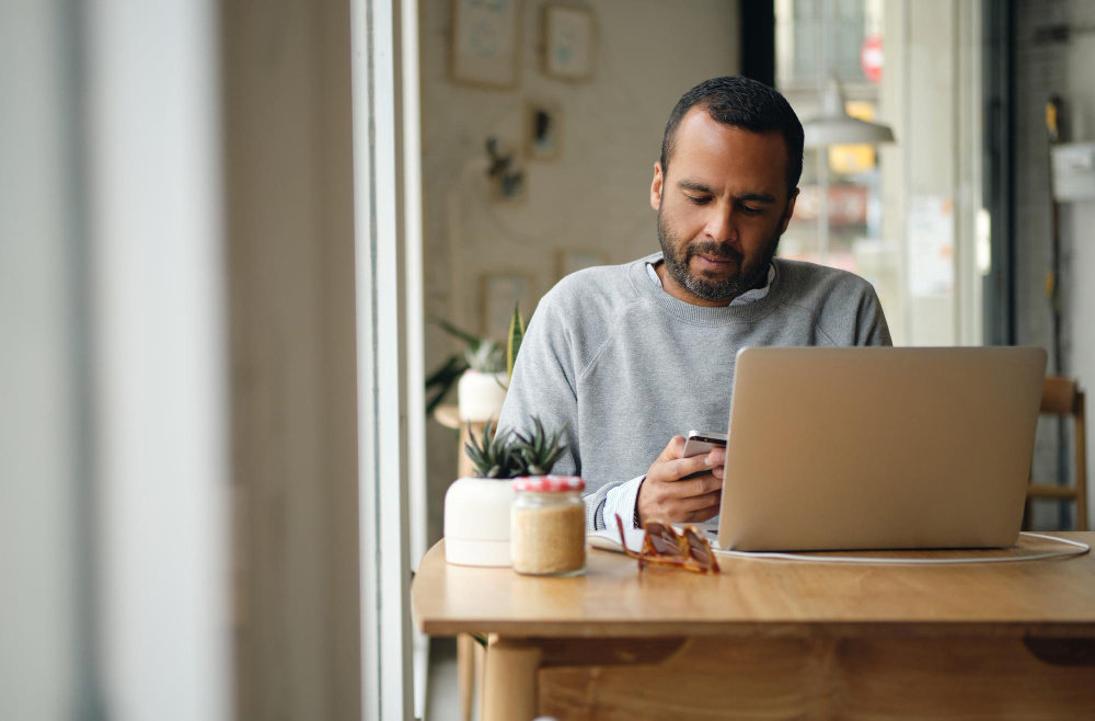 TRT-3 reconhece direito a horas extras em home office controlado